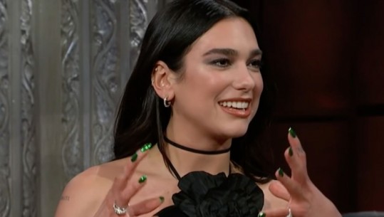 Dua Lipa tregon se vuan nga ‘sindroma e mashtrimit’: Shumë herë frymëzohem nga artistët që kanë vetë-dyshim dhe kanë njëfarë errësire brenda vetes