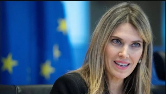 Skandali i korrupsionit të Katarit në PE, rrëfehet eurodeputetja Eva Kaili: I kërkova tim ati të fshihte 750 mijë euro