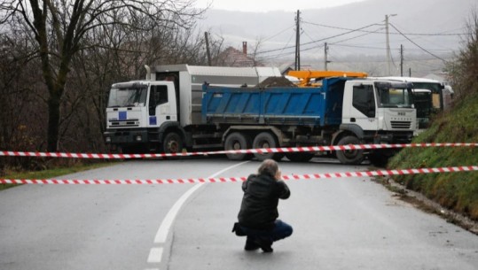 Dita e 15-të e barrikadave në veri të Kosovës, Kurti paralajmëron takim me komandantin e KFOR-it