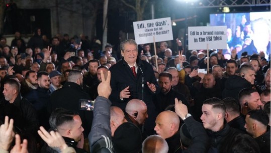 Berisha paralajmëron deputetët: Herën tjetër nuk do mund të largoheni nga Kuvendi pa u marrë leje protestuesve