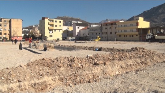 ‘Besëlidhja' e Lezhës mbetet pa shtëpi, stadiumi do shembet! Bashkia: S’do bëjmë pallate, por parking e lulishte