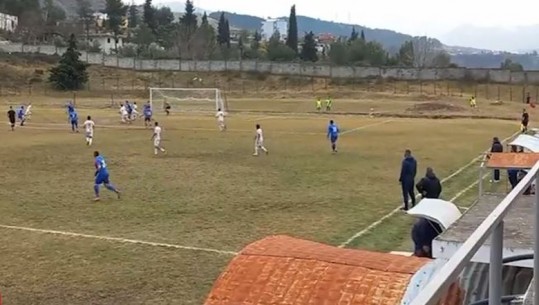 Goditi me grusht arbitrin në Gramsh, shoqërohet presidenti i klubit të futbollit! Nën hetim edhe babai i tij