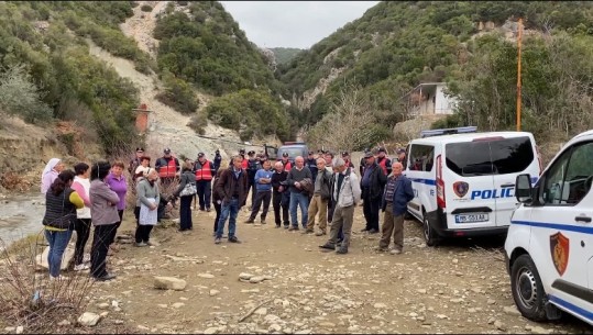 ‘Lufta’ për Sinecin, banorët e Lumasit në Kuçovë kundër ‘Salillarit’ dhe Bashkisë: Jemi në proces gjyqësor dhe këta vijojnë punimet