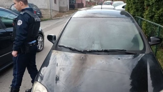 Vijojnë tensionet, digjen edhe tre makina të tjera me targa ‘RKS’ në veri të Kosovës! Edhe dje i vunë flakën dy mjeteve në Zveçan e në Mitrovicën e Veriut