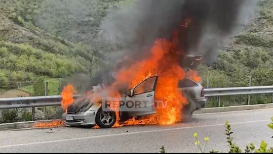 Merr flakë ‘Benzi’ në aksin Tiranë-Elbasan, VIDEO teksa digjet mjeti, tymi i zi ‘mbulon’ zonën