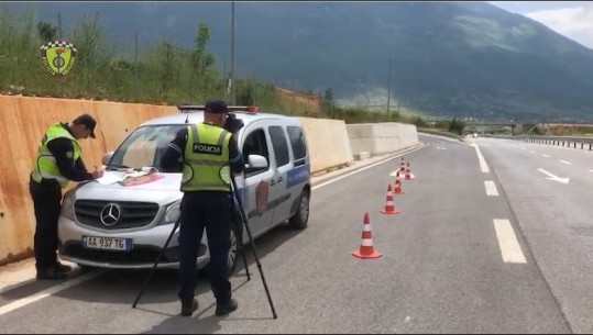 Kontrolle të shtuara nga policia rrugore gjatë fundjavës! Ndëshkohen me gjobë 2400 shoferë, 6 në pranga