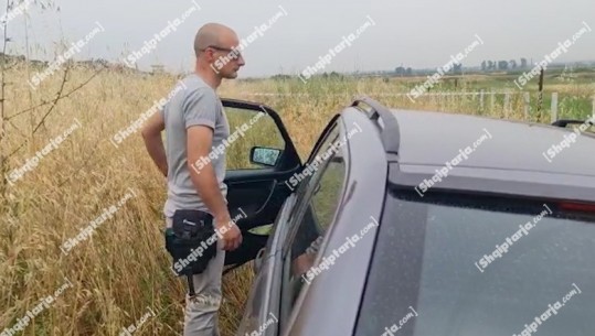 Qytetari në Fier kundërshton vendosjen e shtyllës së tensionit të lartë brenda tokës së tij: Projekti është ndryshe, do ngujohem në pronën time