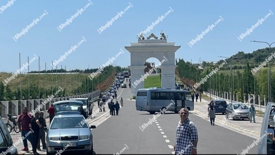 Pas 4 orësh mbyllet protesta e anëtareve të MEK në kampin e Manzës 