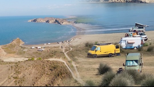 Speciale/ Drejt Porto Novos ‘me shtëpi me vete’! Plazhi që frekuentohet nga turistët e huaj në çdo stinë të vitit