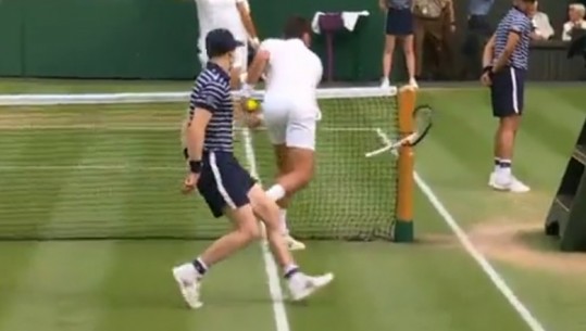 VIDEO/ Nervat e humbjes, serbi Djokovic thyen raketën para syve të arbitrit