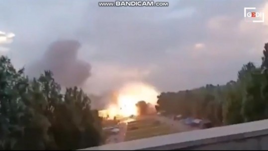 VIDEOLAJM/ Momenti kur Rusia bombardon në sytë e fëmijëve në Zaporizhia, po luanin në një park