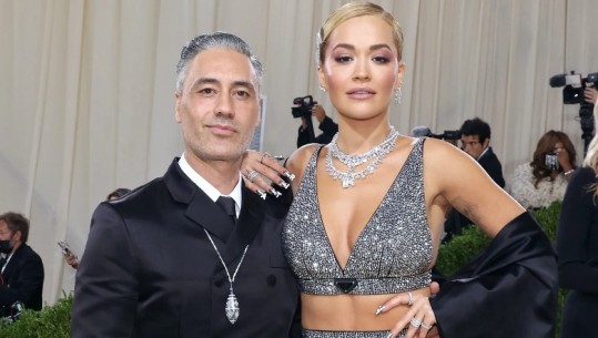 Si është partneri i saj në shtrat? Rita Ora i përgjigjet pyetjes pikante me dy fjalë