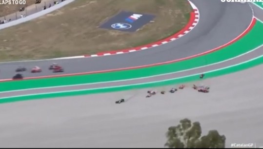 VIDEO/ Tmerr dhe frikë në MotoGP, kampioni i botës goditet nga motori në mes të pistës