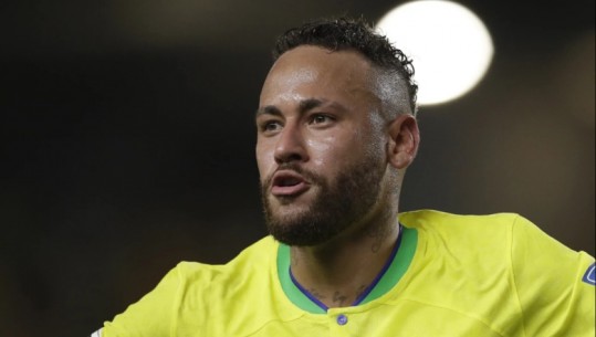 Kaloi rekordin e Pele, Neymar pas nderimit: S'e kisha menduar, nuk kam fjalë