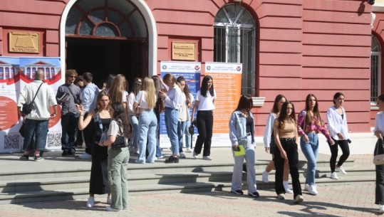 Nis viti i ri akademik, studentët ‘braktisin’ shkencat ekzakte shumë pak të regjistruar në fizikë e kimi! Vetëm 4 të regjistruar në degën e filozofisë