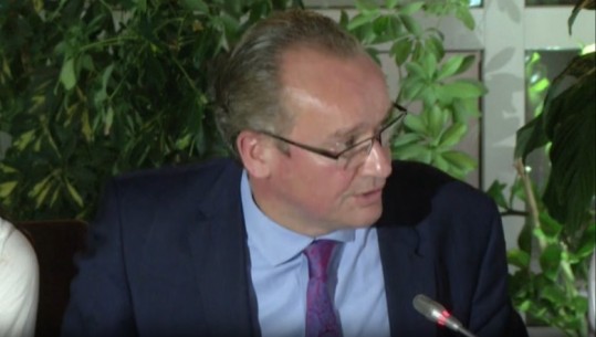 Deputeti gjerman:  Këtu ka shumë Berisha, shumë Tahira e shumë Ahmetaj që kërkojnë ta bëjnë Shtetin plaçkë të tyre