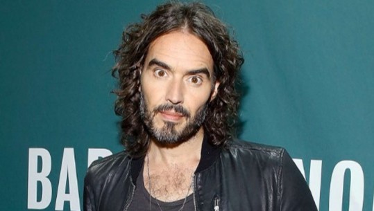 Aktori Russell Brand akuzohet për ngacmim seksual