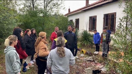 Elbasan/ U dëmtua nga tërmeti, shkolla e Treganit ende e ‘kyçur’! Prindër e nxënës në protestë: Jo më mësim me turne