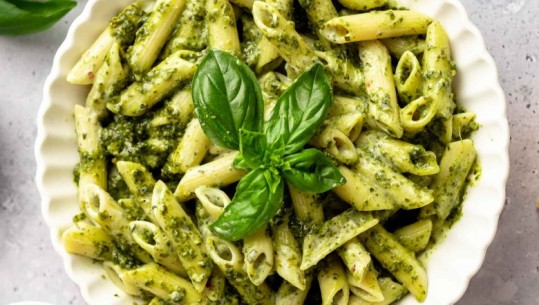 Makarona integrale me pesto genovese nga zonja Albana