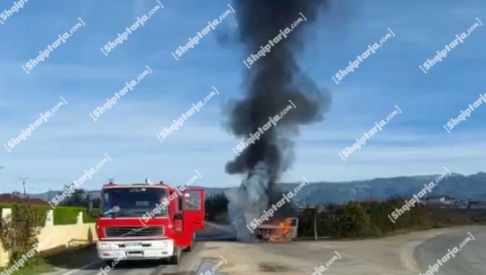 Shkrumbohet nga zjarri makina në Fushë-Mamurras! Automjeti ishte në lëvizje, babe e bir shpëtojnë pa lëndime