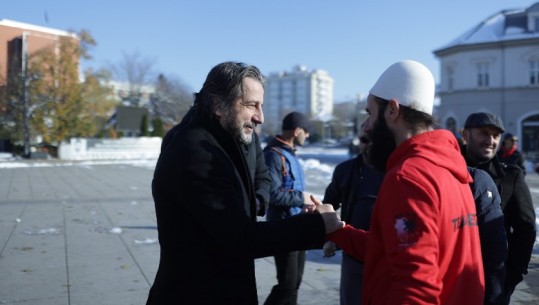 Me vrap nga Prishtina në Tiranë, atleti Erzen Zyberaj 260 km për festën e Flamurit 