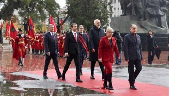 28 Nëntori e gjen politikën gjithmonë të ndarë!