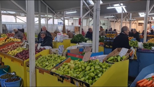 Tregu/ 120 lekë domatja dhe kastraveci në Lushnjë, në Tiranë dyfish! Ja zonat ku janë çmimet më të larta