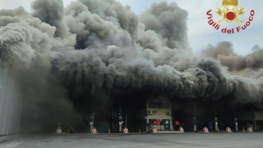 FOTO/ Përfshihet nga flakët inceneratori i mbetjeve në Romë