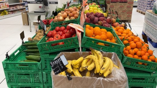 Grumbulluesit nën hetim, abuzuan me çmimet e fruta perimeve! Autoriteti i Konkurrencës: Në Tiranë u shtrenjtuan deri në 100%! Në Fier, Korçë, Berat, Elbasan deri në 50% 