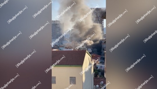 VIDEO/ Përfshihet nga flakët një biznes me materiale alumini në Tiranë