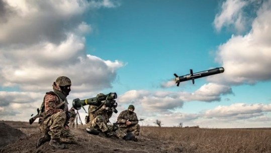 Kosova kërkon t'i blejë, si funksionon raketa Javelin FGM-148F, mund të shkatërrojë tanke moderne, duke i goditur nga lart