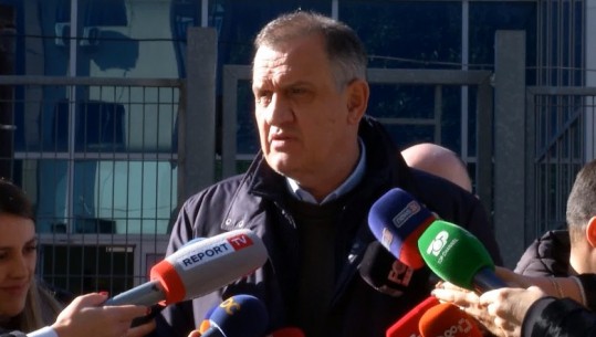 Pse vjen me makinën e Ermal Kurtulajt? Beqaj: Nuk kam patentë, s’di ti jap makinës