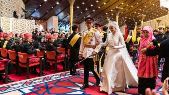 FOTO/ Njihet në rrjetet sociale për jetën e tij luksoze! Martohet princi i Bruneit në një ceremoni 10 ditore, babai i tij ndër më të pasurit në botë