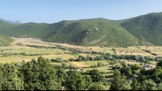 Dyfishohen turistët në Kolonjë, kryebashkiaku: Sfidë akomodimi! Operatori turistik: Dominojnë gjermanët, çekët e polakët