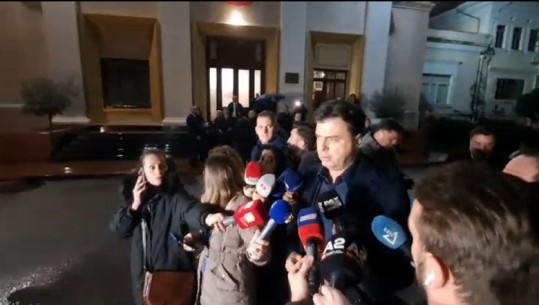 VIDEO/ Deputetët e Rithemelimit nuk 'kursejnë' as Bashën, ndezin zhurmuesin teksa kreu i PD flet para mediave