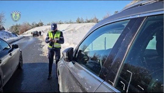 Moti i keq në vend dhe akset e bllokuara nga dëbora, Policia Rrugore në terren, thirrje drejtuesve të mjeteve për kujdes gjatë qarkullimit