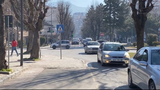 Makinat e vjetra shkaktare të ndotjes dhe të vdekjeve gjatë aksidenteve! Inxhinieri: Shteti të stimulojë importin e makinave të reja