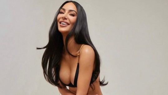 FOTOT/ Fansat kritika Kim Kardashian: Je veshur si adoleshente