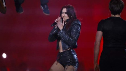 Dua Lipa shkëlqen në BRIT Awards, fiton çmimin 'Best Pop Act'