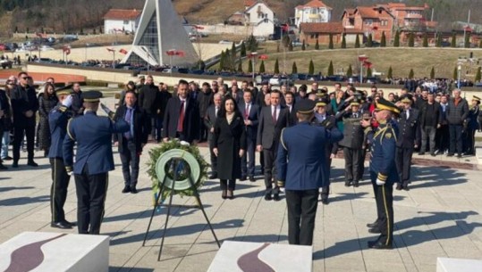 Epopeja UÇK, krerët e shtetit homazhe në memorialin e Adem Jasharit: Udhërrëfyes për të të gjithë brezat