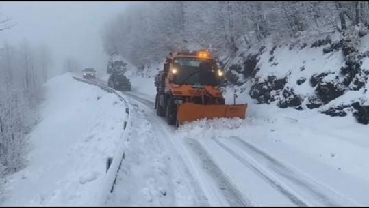 Reshje dëbore në aksin Bogë-Qafë Thore, qarkullimi kryhet pa probleme