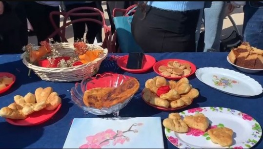 Dita e Verës festohet edhe në Vlorë, 'Lungomare' mbushet nga gatimet tradicionale, lojërat dhe animacionet