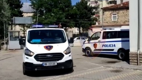 Devoll/ 31 vjeçarja rreh vjehrrën, përfundon në polici