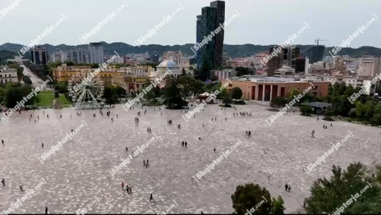 Tiranë/3 menaxherët e kioskave tek sheshi “Skënderbej” marrin zvarrë, rrëmbejnë e dhunojnë 20 vjeçarin! E akuzuan se u vodhi xhiron