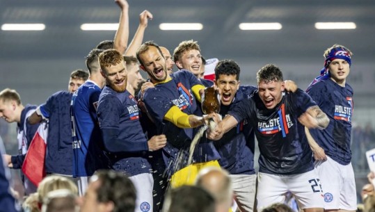 VIDEO/ Për herë të parë në histori, Holstein Kiel ngjitet në Bundesligë! Tifozët futen në fushë, në elitë edhe St. Pauli