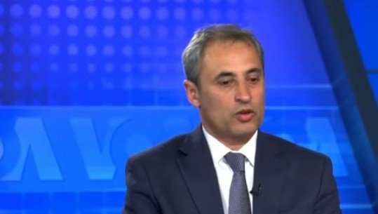 Arben Çejku: Presidentja Davkova, e pamatur në shmangien e emrit kushtetues të Maqedonisë së Veriut