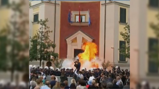 U arrestua se hodhi molotov para bashkisë në protestën e PL-së dhe Rithemelimit, Apeli lë në arrest shtëpie 31-vjeçarin