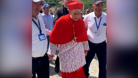 Mesha e shenjtë e festës së Shna Ndout në Laç mbahet nga kardinali Dom Ernest Simoni (Troshani)