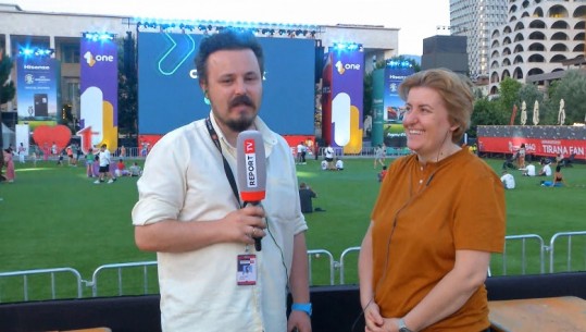 Enkeleda Suti në Report Tv: Futbolli? 10 njerëz me muskuj që shihen nga 1000 budallenj