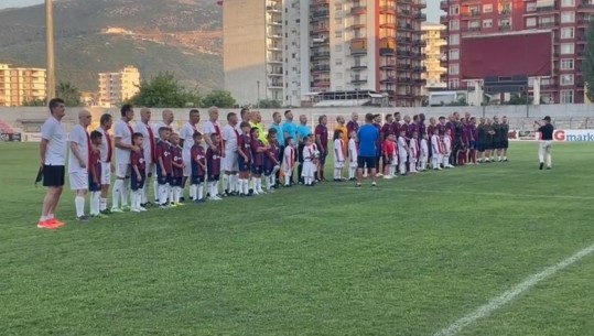 Vlorë/ Flamurtari dhe Barcelona rikthejnë ndeshjet ikonë pas 37 vitesh, legjendat spanjolle fitojnë 5-1! Atmosferë e zjarrtë në stadium, ndeshja e radhës në Spanjë